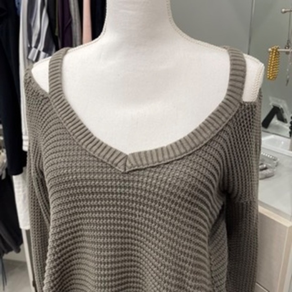 Free People Cold Shoulder Top - Picture 3 of 7